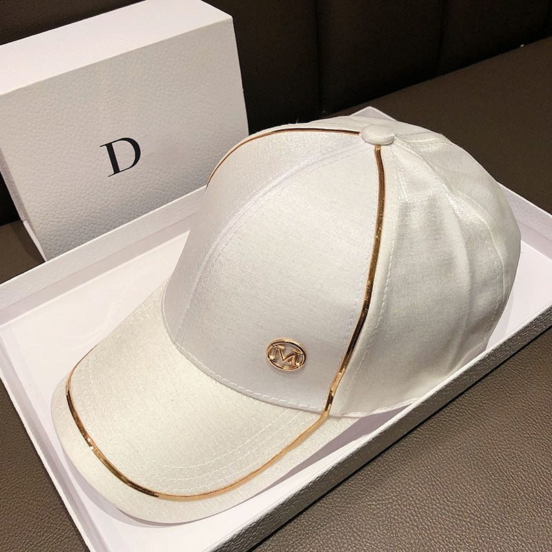 Boné Feminino de Cetim