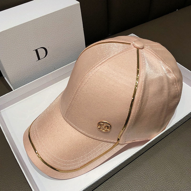 Boné Feminino de Cetim