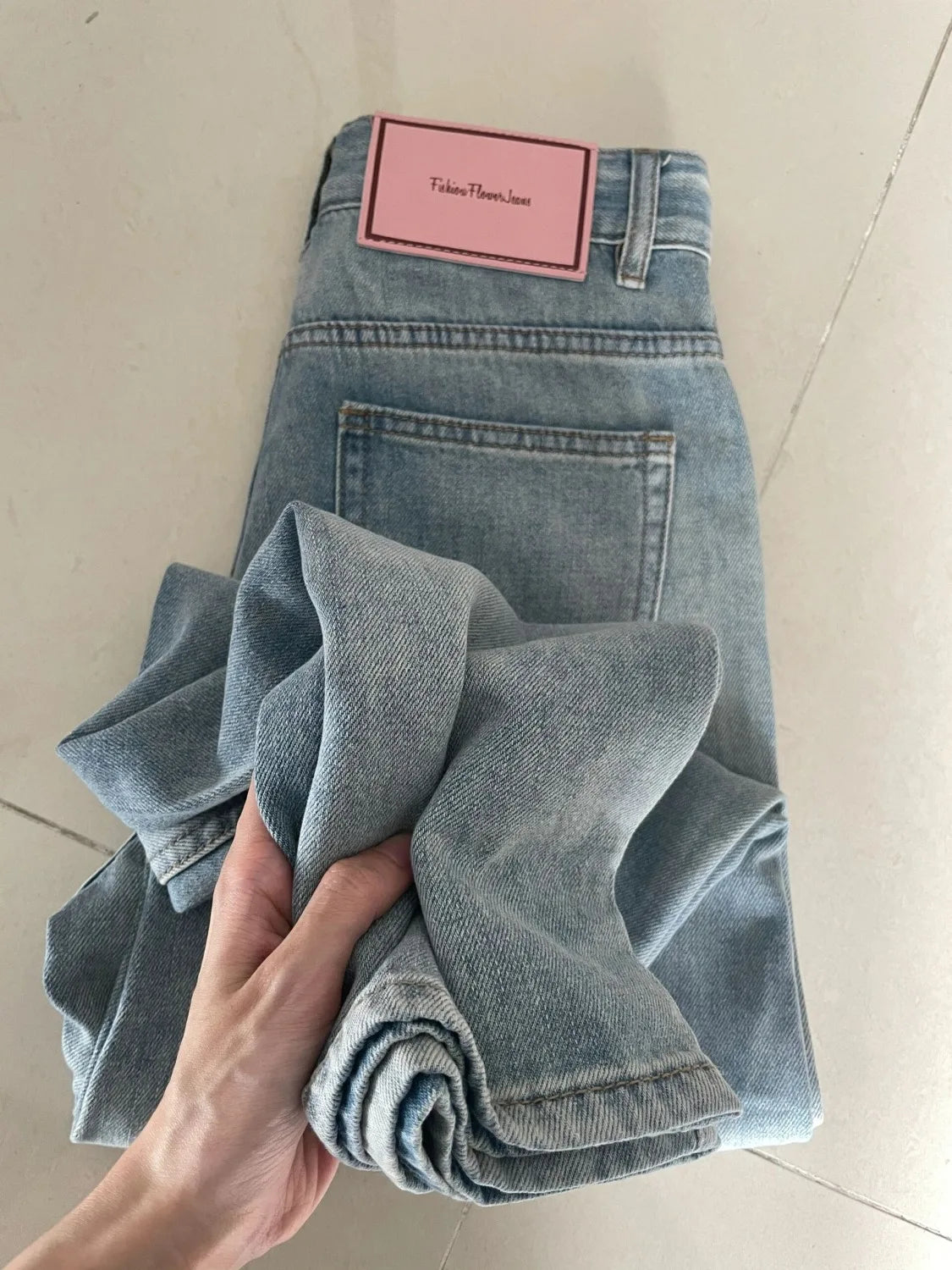 Calça jeans feminina larga