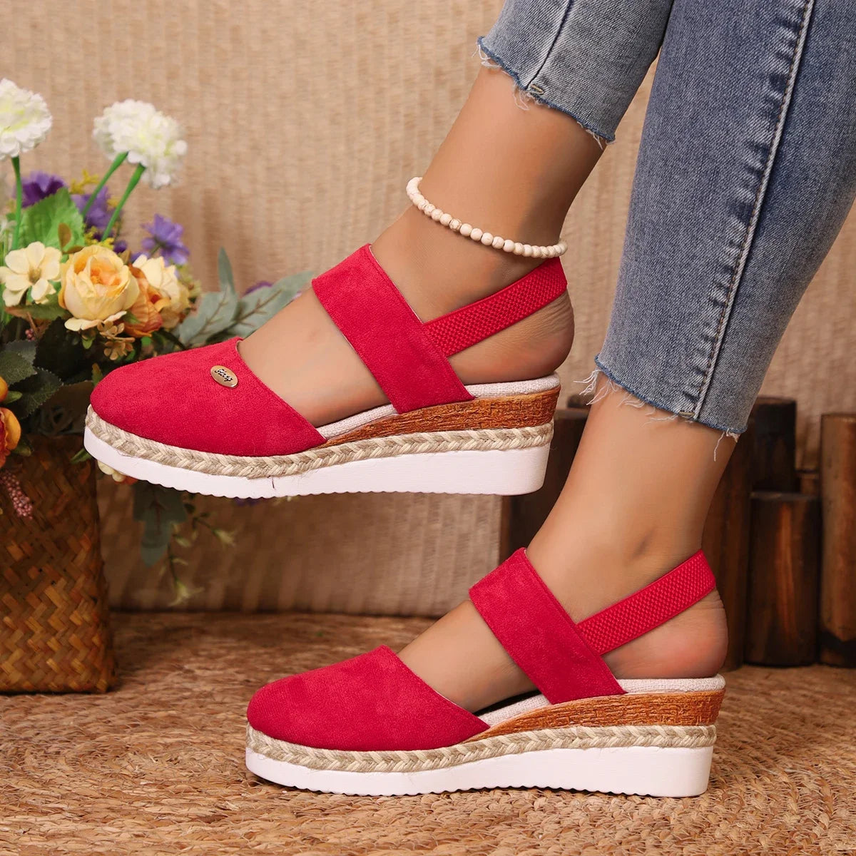 Sandálias de cunha fechada para mulheres, sapatos gladiadores de fivela, plataforma alpercatas, moda verão