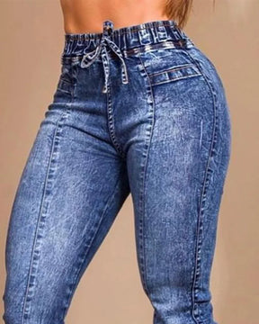 Calça jeans feminina com cintura elástica